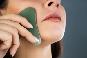 Gua Sha Taşı ve Diğer Cilt Bakım Ürünleri Gua Sha Taşı ve Diğer Cilt Bakım Ürünleri