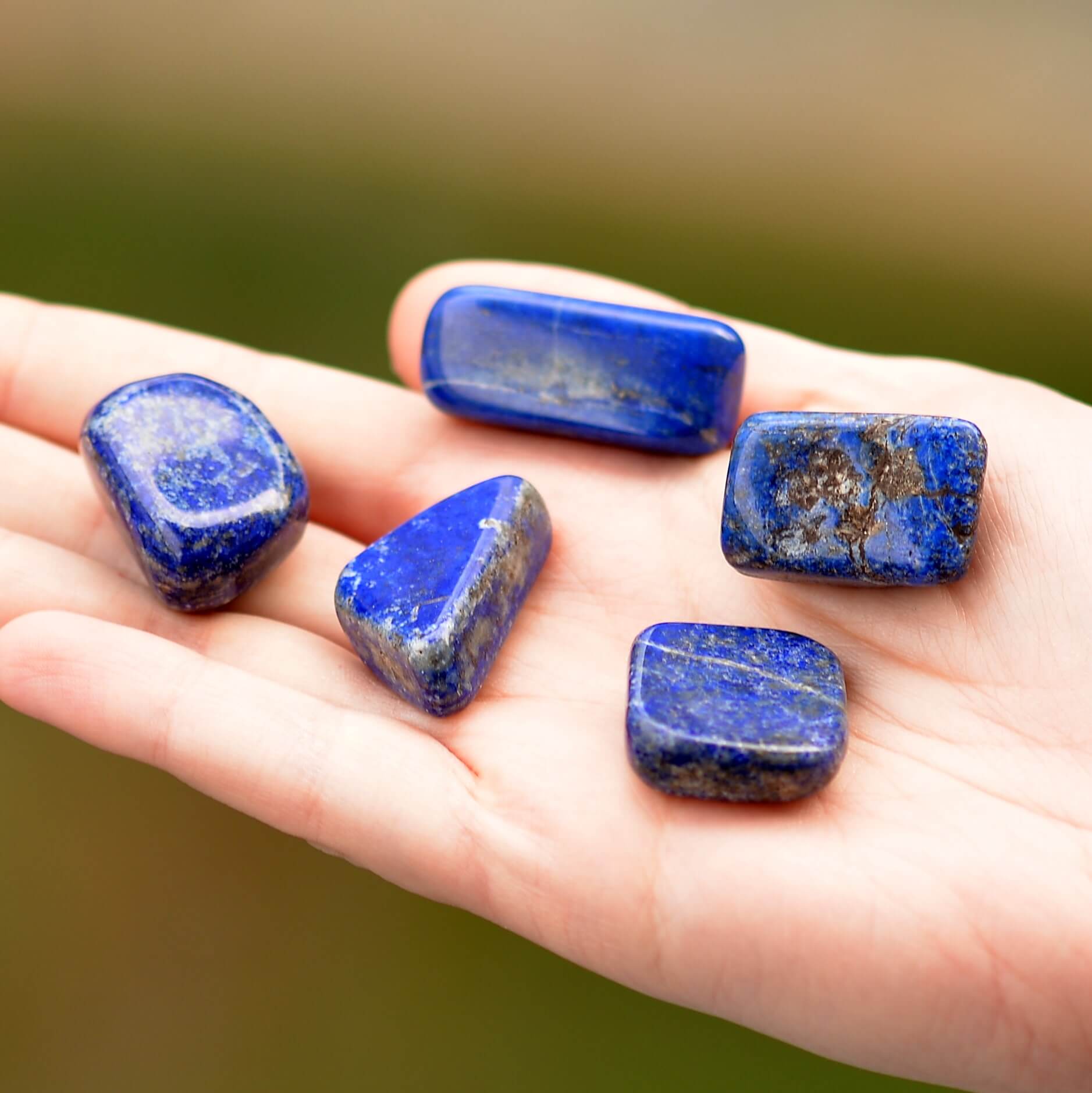 Lapis Lazuli Taşı Bakımı Nasıl Yapılır? Lapis Lazuli Taşı Bakımı Nasıl Yapılır?