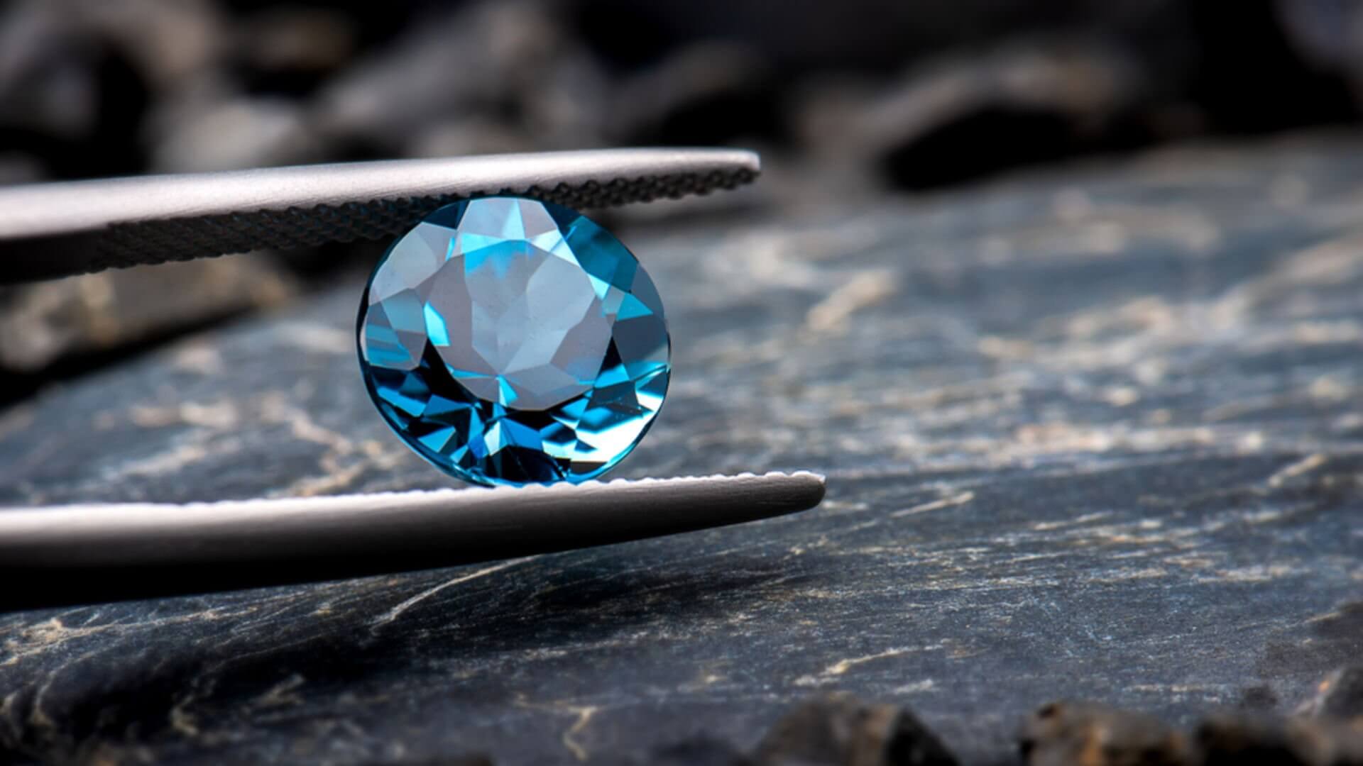 Topaz Taşının Özellikleri Topaz Taşının Özellikleri